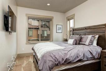 Park's Edge Paradise