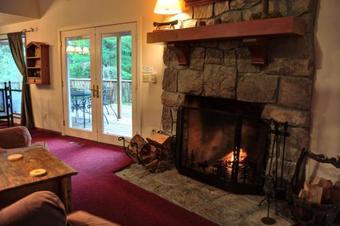 Riverview Retreat Four-bedroom Chalet