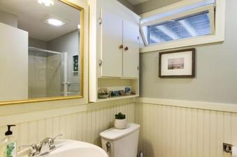 Spectacular Waterfront Cottage