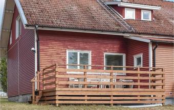 Two-bedroom Apartment In Bruzaholm