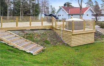 Three-bedroom Holiday Home In Hokerum