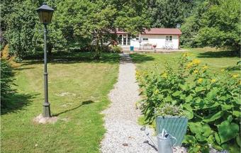 Three-bedroom Holiday Home In Tomelilla