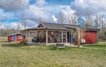 Four-bedroom Holiday Home In Farjestaden