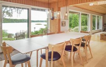 Five-bedroom Holiday Home With Sea View In �rkelljunga