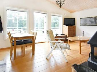 Two-bedroom Holiday Home In Hen�n 2