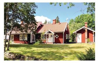 Two-bedroom Holiday Home In Broaryd