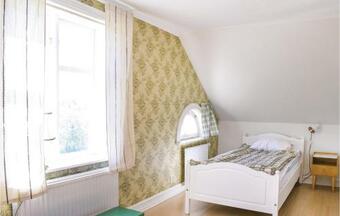 Two-bedroom Holiday Home In Sodra VI