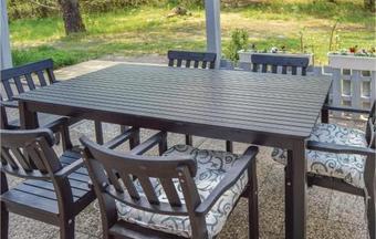 Three-bedroom Holiday Home In Farentunna