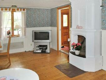 Three-bedroom Holiday Home In Vislanda