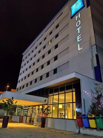 Hotel Ibis Budget Manhua�u