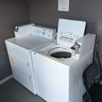 Hotel Travelers Suites