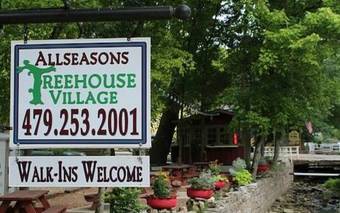 Bed & Breakfast All Seasons Treehouse Village