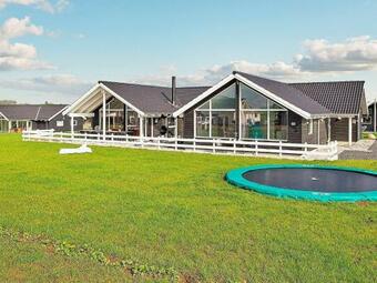 Five-bedroom Holiday Home In Bogense