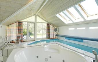 Holiday Home G�gevej Dronningm�lle VI