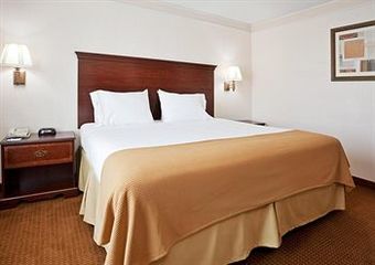 Holiday Inn Express Hotel & Suites Newark-heath