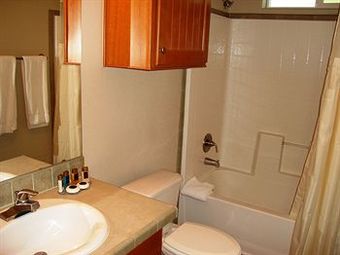 Hotel Pvc At The Roundhouse Resort