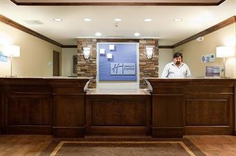 Holiday Inn Express Hotel & Suites Lander