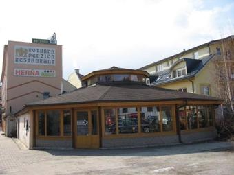 Hostal Penzion Rotunda