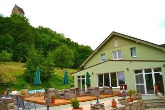 Hostal Pod Hradom Restaurant & Pension