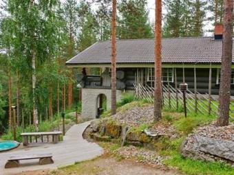 Holiday Home Juurakkopirtti