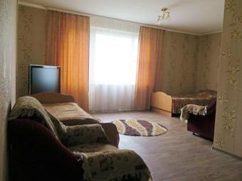 Apartment On Dovatora 8a
