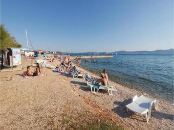 Two-bedroom Apartment In Gornji Policnik