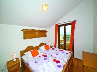 Holiday Home Plano With A Fireplace 08