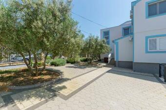 Apartments Rosanda 508