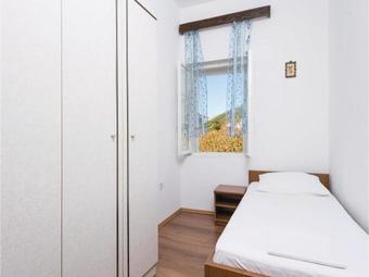 Five-bedroom Holiday Home In Orebici