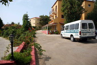 Hotel Karavados Beach