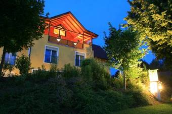 Hotel Garni Pension P�lzl