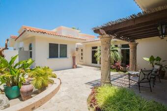 Luxurious Golf Retreat Near Beach, Villa Del Sol 7