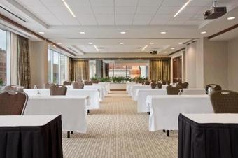 Hotel Embassy Suites Buffalo