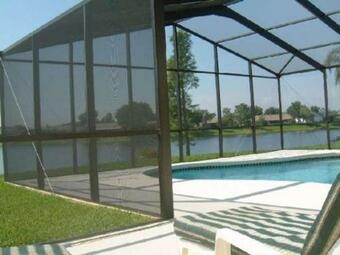 Orlando 3 Bedroom Pool Home With Pool Deck Overlooking Large Lake