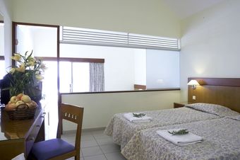 Hotel Avra Beach