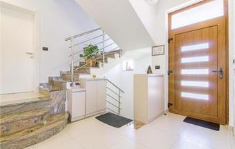 Four-bedroom Holiday Home In Jadreski