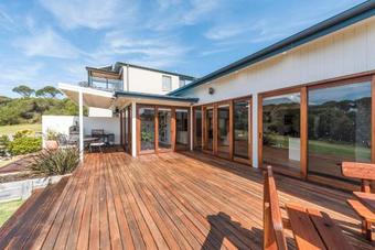 Green Waves - The Point Tura