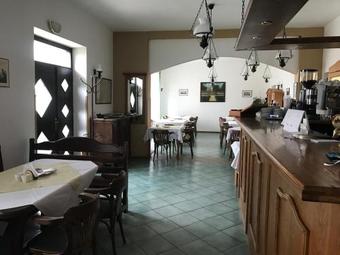 Posada Restaurant Penzion U Buchlovskeho Zamku