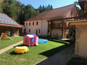 Hostal Zevl?v Ml�n