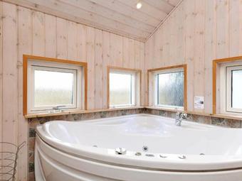 Four-bedroom Holiday Home In F�rvang 1