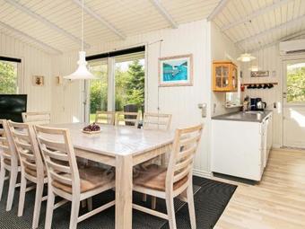 Three-bedroom Holiday Home In Roslev 9