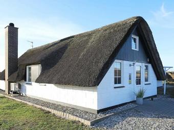Three-bedroom Holiday Home In Ringk�bing 1