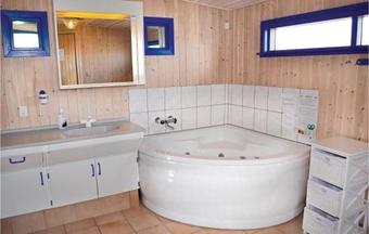 Three-bedroom Holiday Home In Vejers Strand