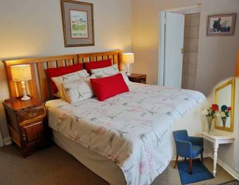 Hostal Chez Nous Bed And Breakfast & Self Catering