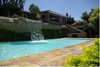 Hostal Columbus Guest House