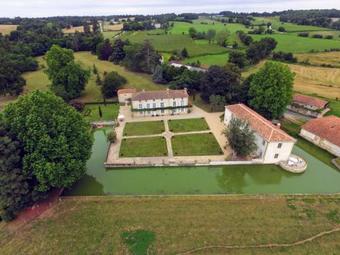 Bed & Breakfast Domaine De La Partoucie