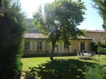 House Le Patio De L'oustaldetr�ville