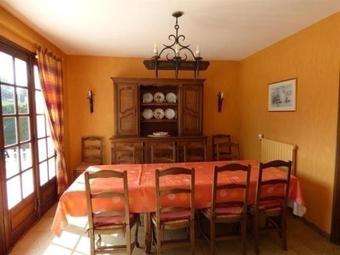 House Jullouville, Grande Maison Avec Jardin A 150 Metres De La Plage