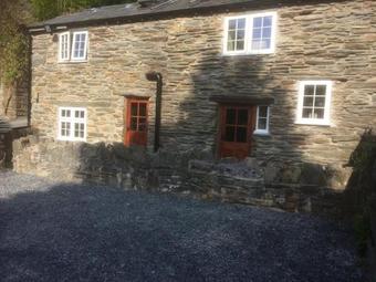 Grapes Hotel, Bar & Restaurant