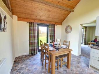 Luxurious Holiday Home In South Wales Near River